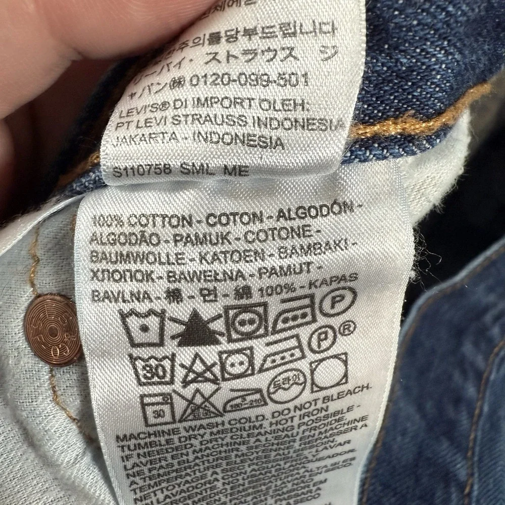 Levis 501 Jeans Mens 38x32 Blue Denim Straight Button Fly Medium Wash‎